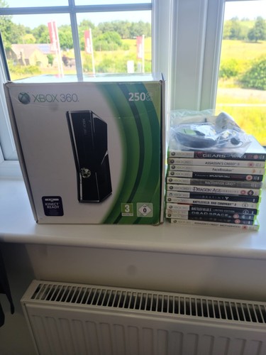 Xbox 360 slim 250gb - 250gb, in
